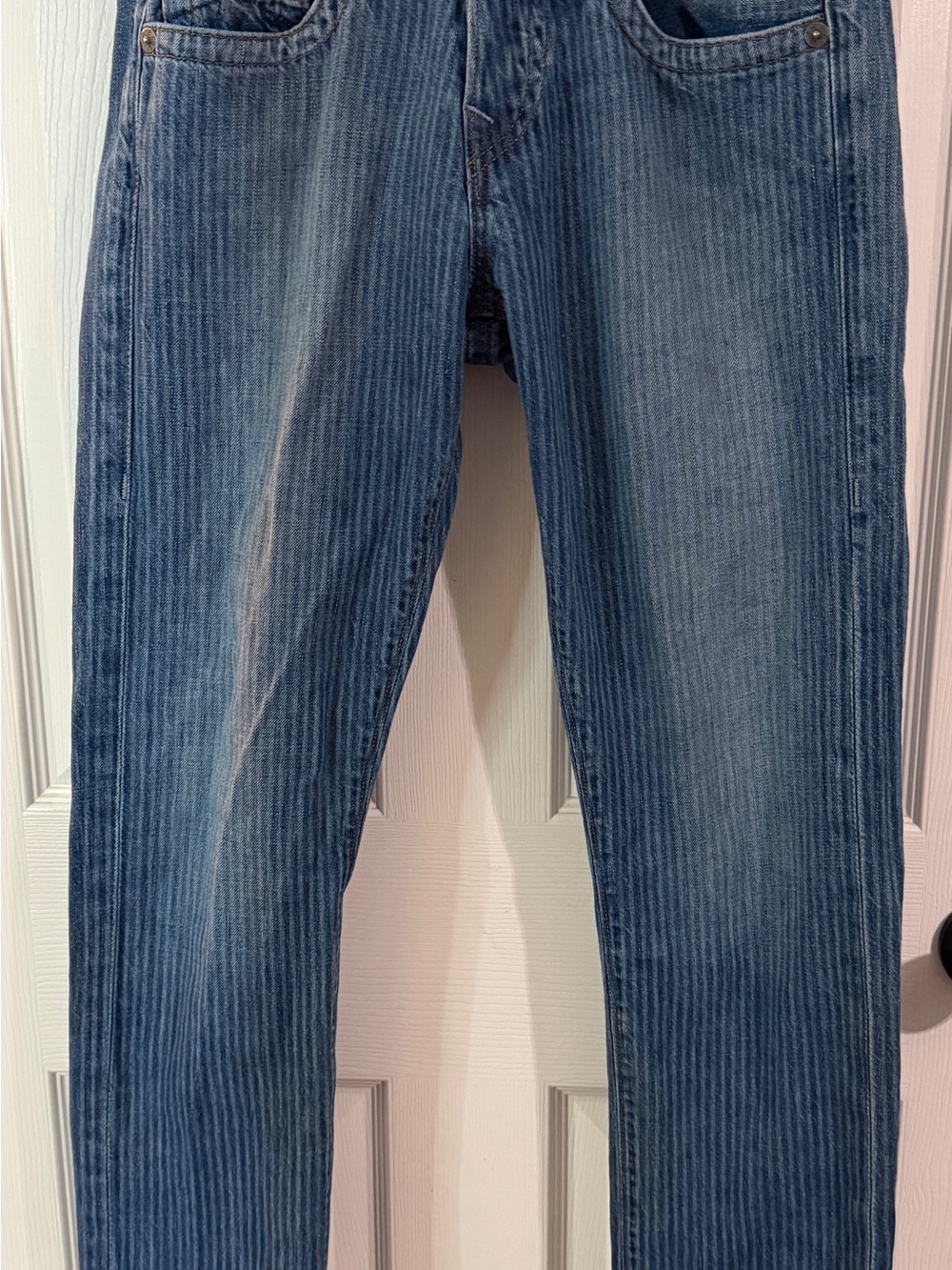 True Religion Geno Pinstripe Jeans Women’s Size 28 very nice!